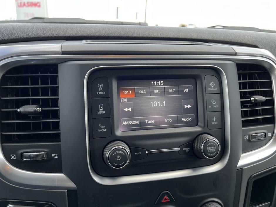 Ram 1500 Classic SLT 2023-21