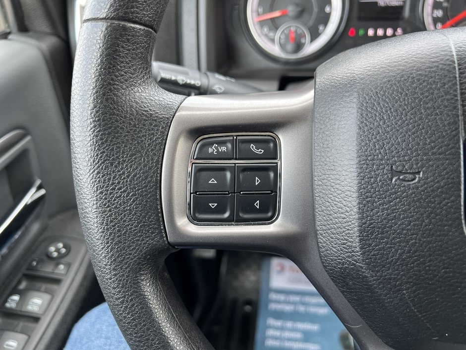 Ram 1500 Classic SLT 2023-16