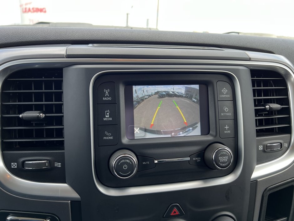 Ram 1500 Classic SLT 2023-26