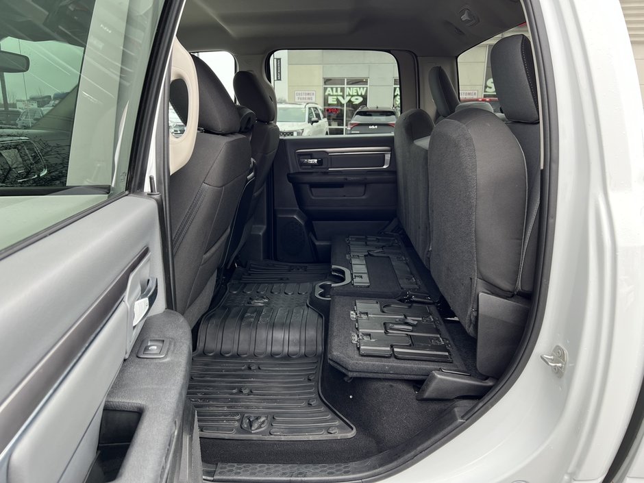 2023 Ram 1500 Classic SLT-37