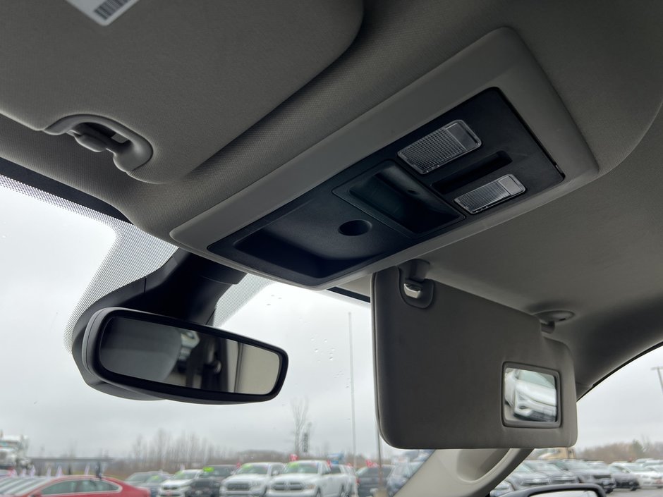 2023 Ram 1500 Classic SLT-32
