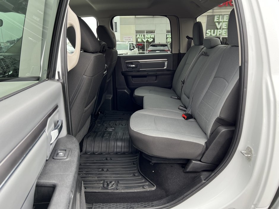 2023 Ram 1500 Classic SLT-35