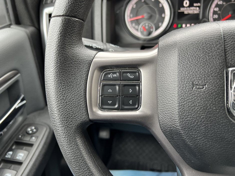 2023 Ram 1500 Classic SLT-16