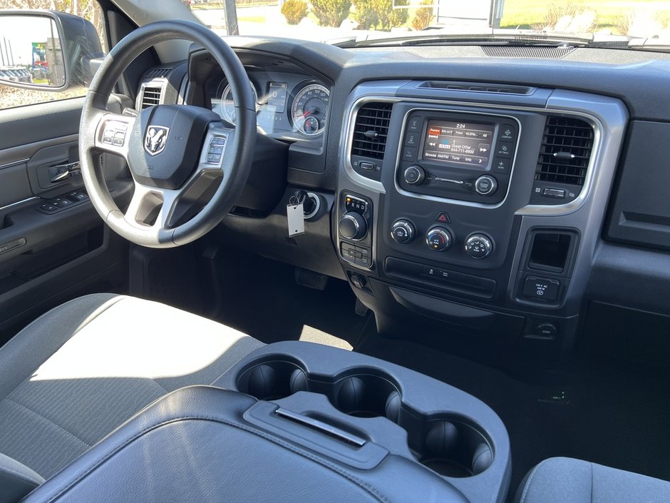2023 Ram 1500 Classic SLT-18