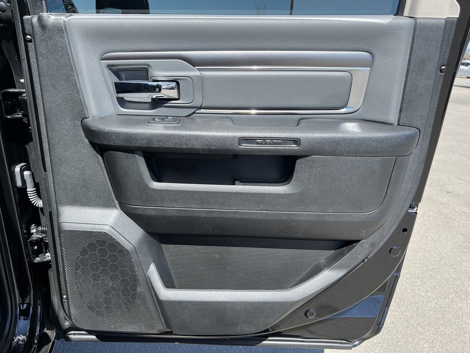 2023 Ram 1500 Classic SLT-31