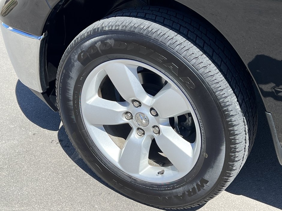 2023 Ram 1500 Classic SLT-5