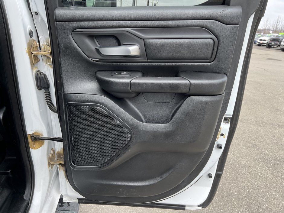 2020 Ram 1500 Tradesman-32