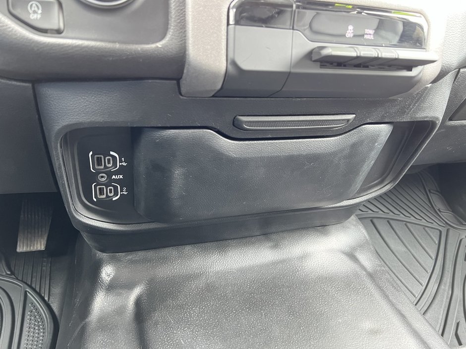 2020 Ram 1500 Tradesman-28