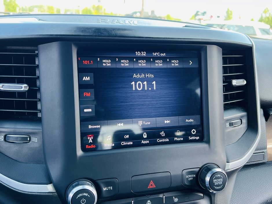 2020 Ram 1500 Big Horn-24