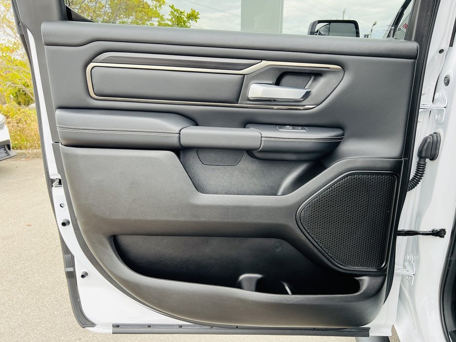 2023 Ram 1500 Sport Night Edition HEMI-44