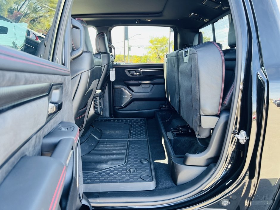 2025 Ram 1500 RHO 4X4-94