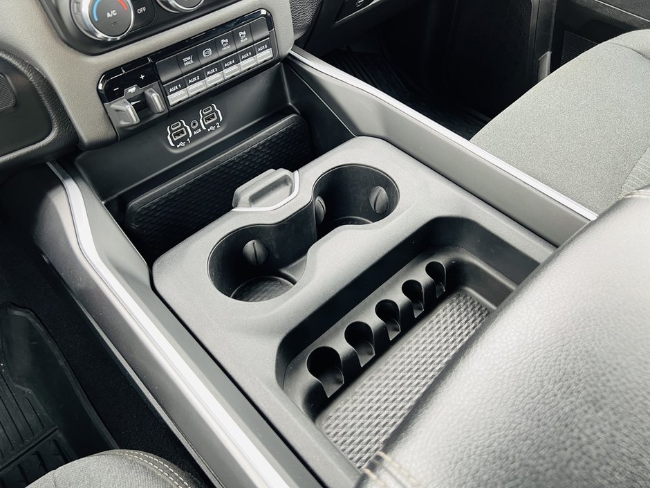 2022 Ram 3500 Big Horn 6.7L-40