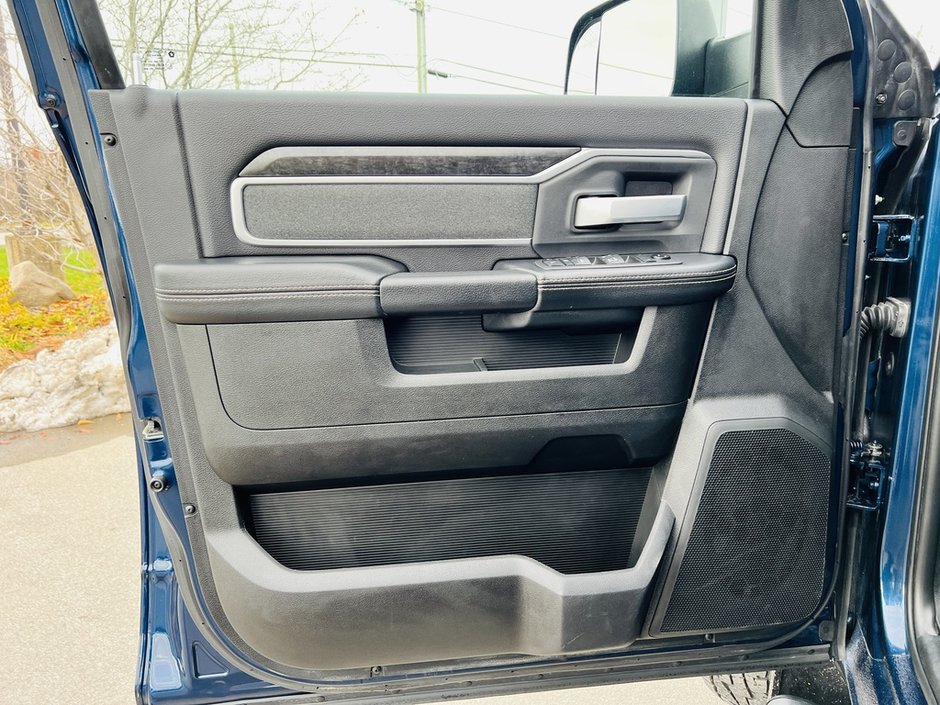 2022 Ram 3500 Big Horn 6.7L-7