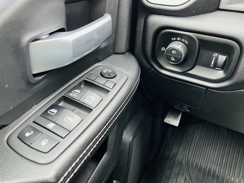 2022 Ram 3500 Big Horn 6.7L-13