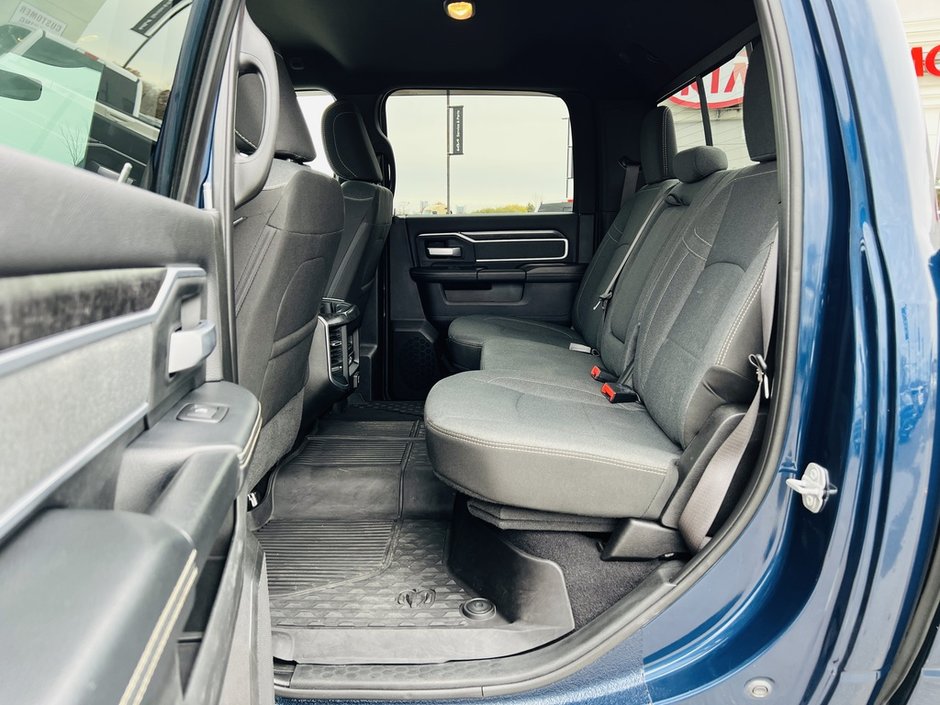 2022 Ram 3500 Big Horn 6.7L-45