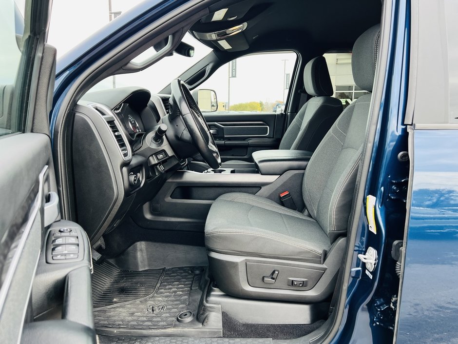 2022 Ram 3500 Big Horn 6.7L-8