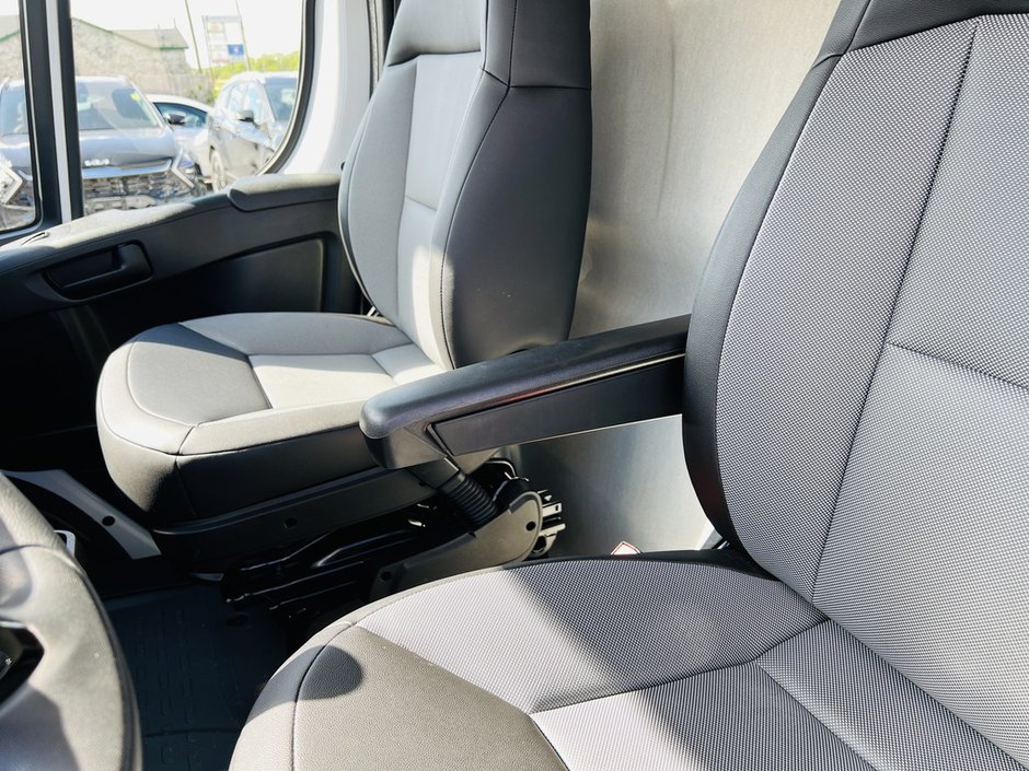 Ram ProMaster Cargo Van Tradesman 2025-8