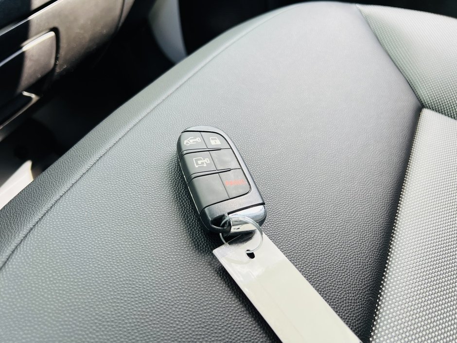 Ram ProMaster Cargo Van Tradesman 2025-10