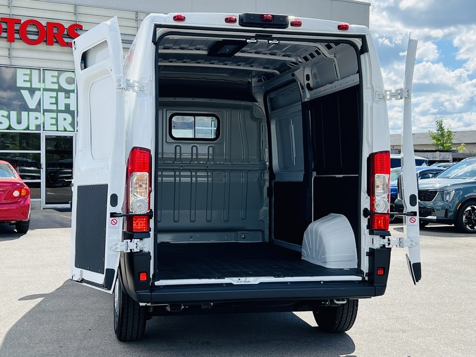 Ram ProMaster Cargo Van Tradesman 2025-34