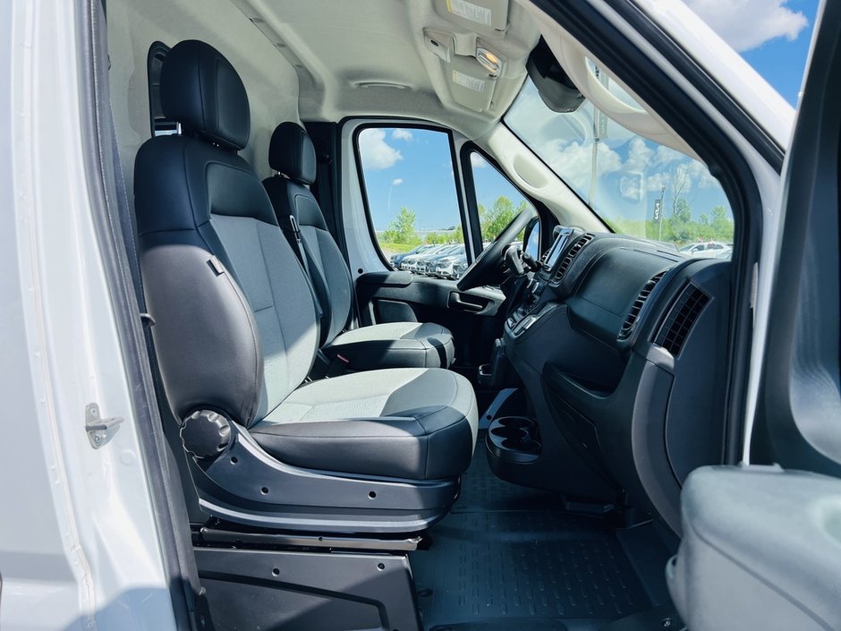 Ram ProMaster Cargo Van Tradesman 2025-9