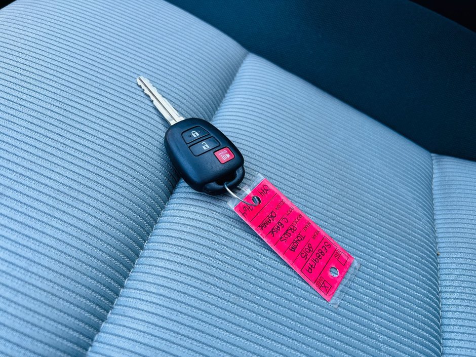 Toyota Prius c Technology 2015-10