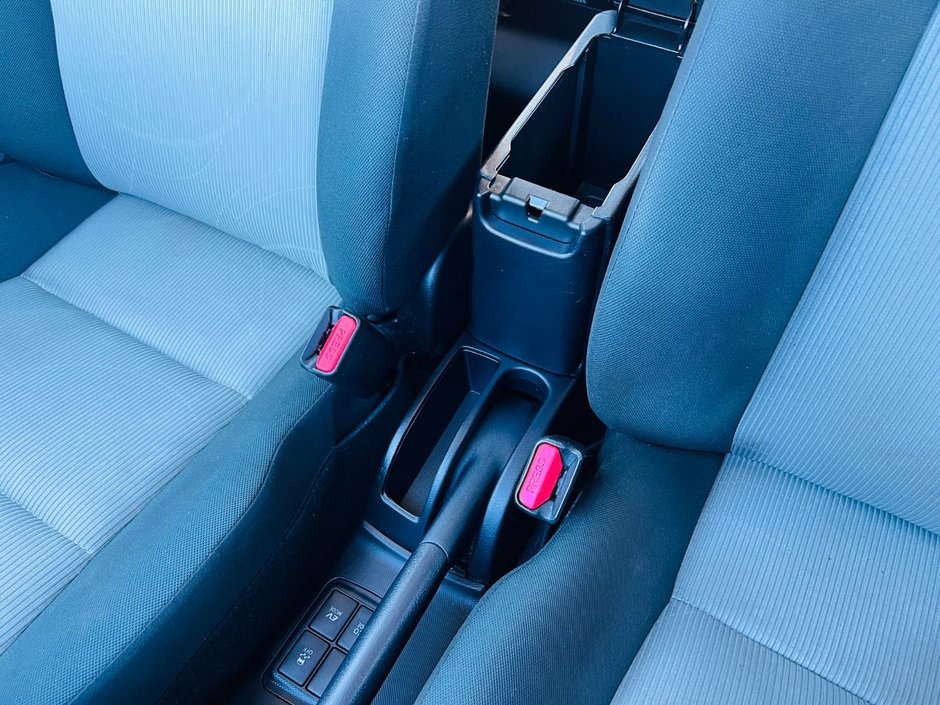 Toyota Prius c Technology 2015-25