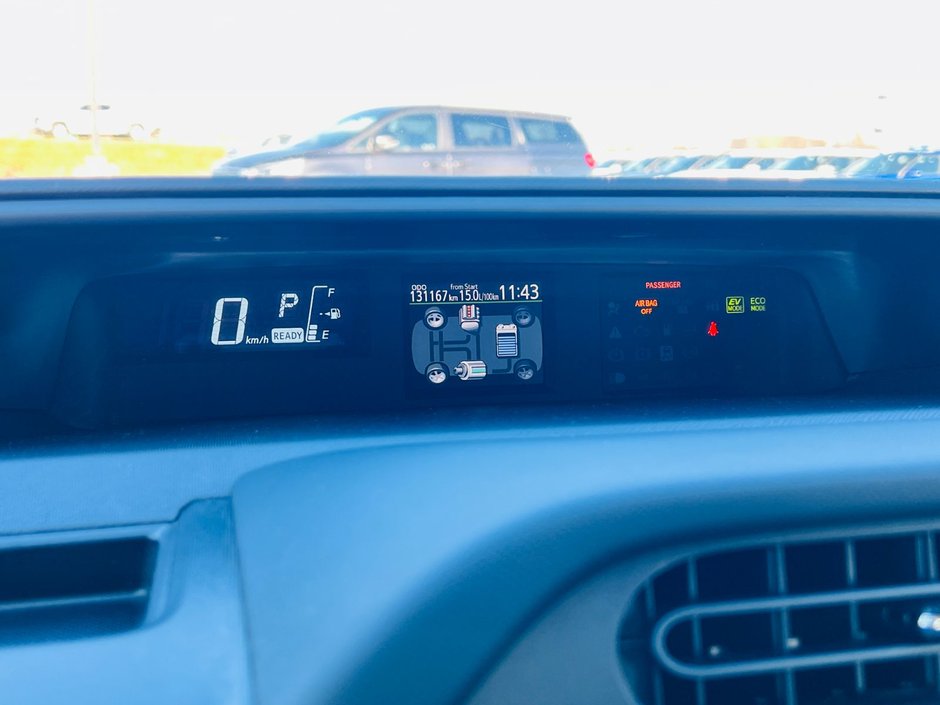 Toyota Prius c Technology 2015-17