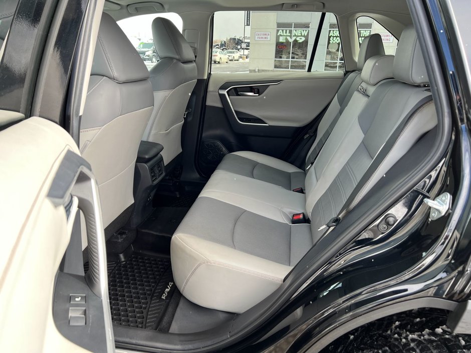 Toyota RAV4 AWD Limited 2019-61