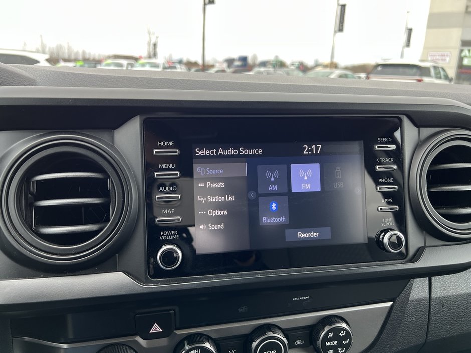 2020 Toyota Tacoma V6 4x4-24