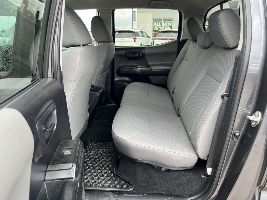 2020 Toyota Tacoma V6 4x4-33