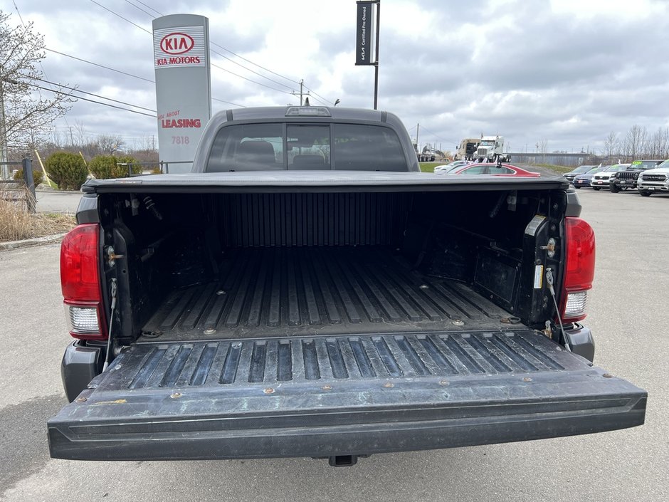 2020 Toyota Tacoma V6 4x4-2