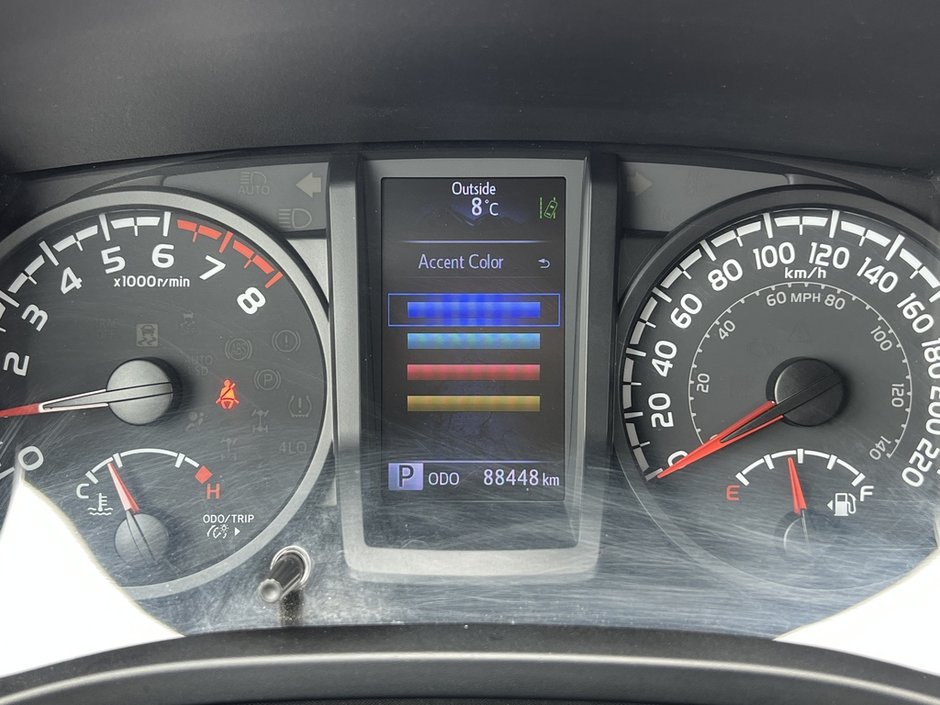 2020 Toyota Tacoma V6 4x4-18