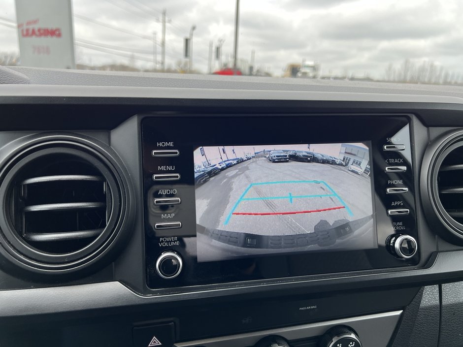 2020 Toyota Tacoma V6 4x4-27