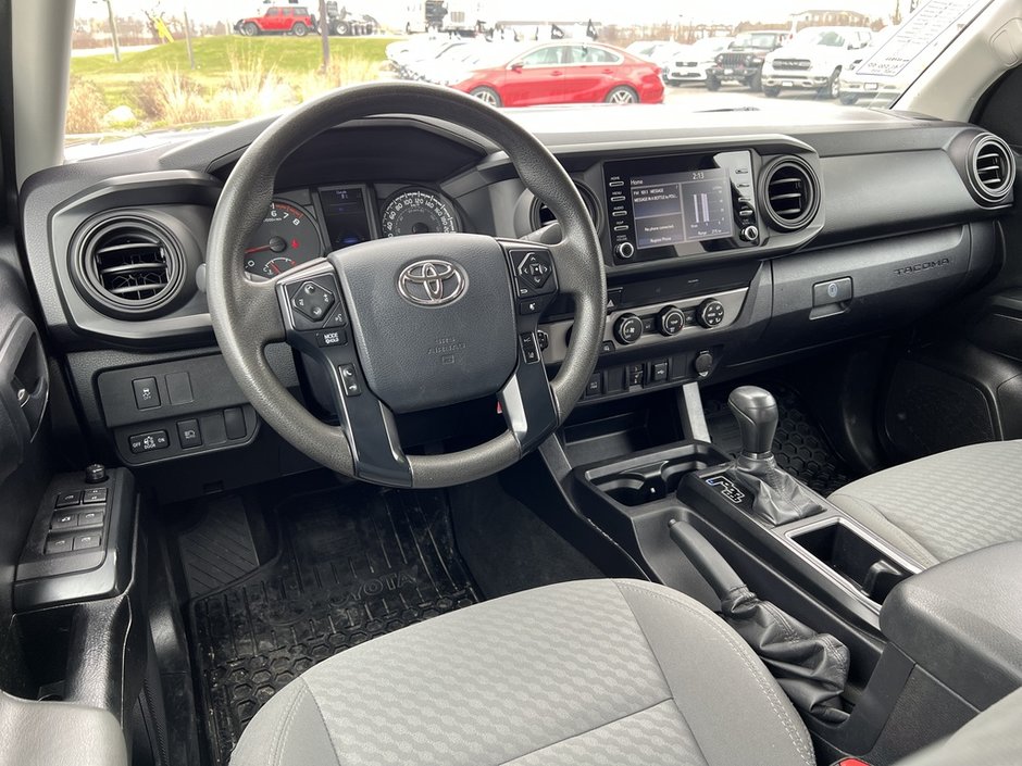 2020 Toyota Tacoma V6 4x4-12