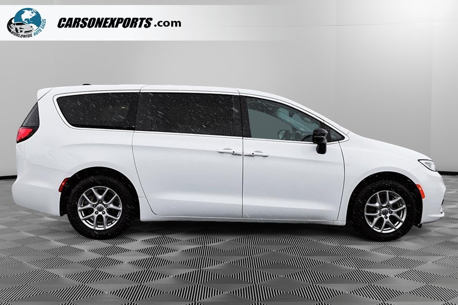 2024 Chrysler Pacifica Touring-L-3