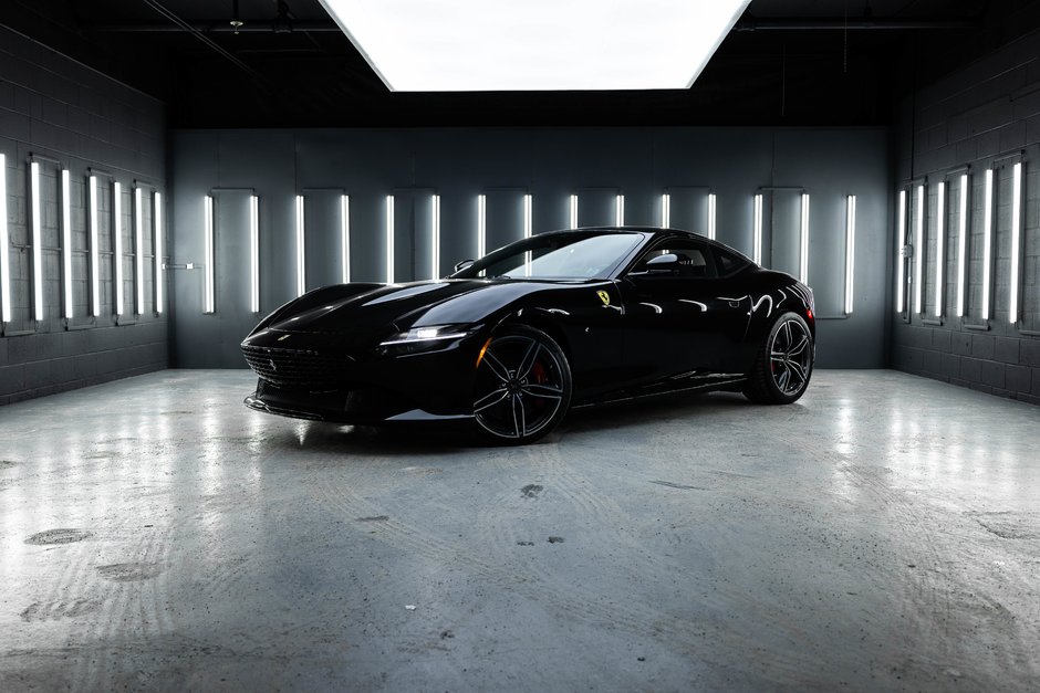2023 Ferrari Roma Base-0