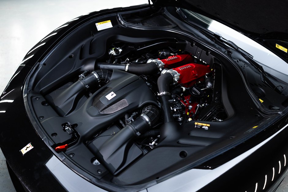 2023 Ferrari Roma Base-26