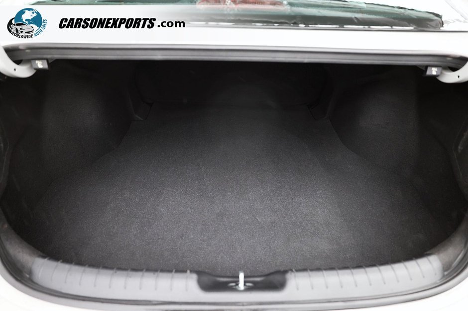 2025 Hyundai Elantra Preferred LOW KM! FINANCE TODAY!-8