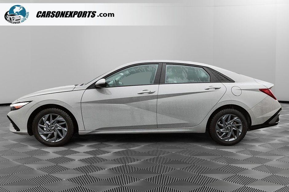 2025 Hyundai Elantra Preferred LOW KM! FINANCE TODAY!-7