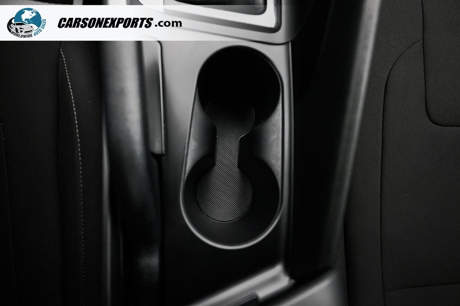 2025 Hyundai Elantra Preferred LOW KM! FINANCE TODAY!-32