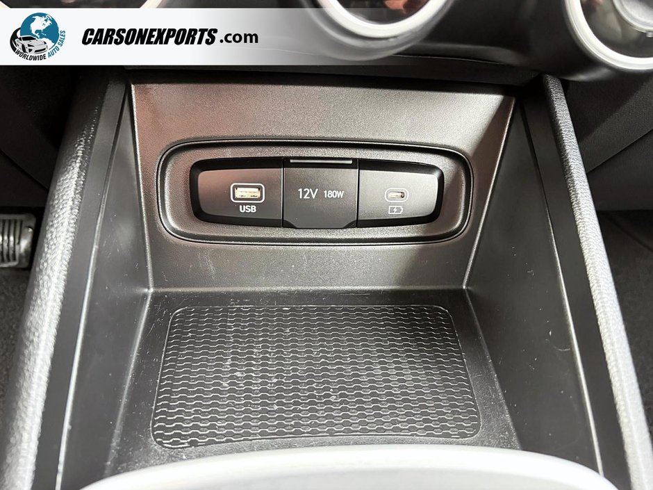 2024 Hyundai Venue Essential LOW KM!! FINANCING AVAILABLE!-16