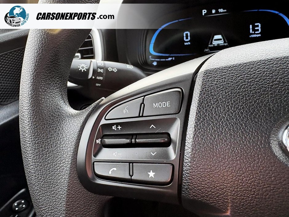 2024 Hyundai Venue Essential LOW KM!! FINANCING AVAILABLE!-9