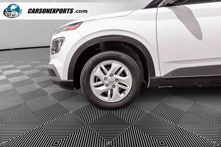 2025 Hyundai Venue Preferred-8