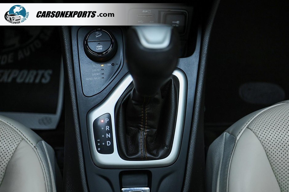 2017 Jeep Cherokee Overland-40