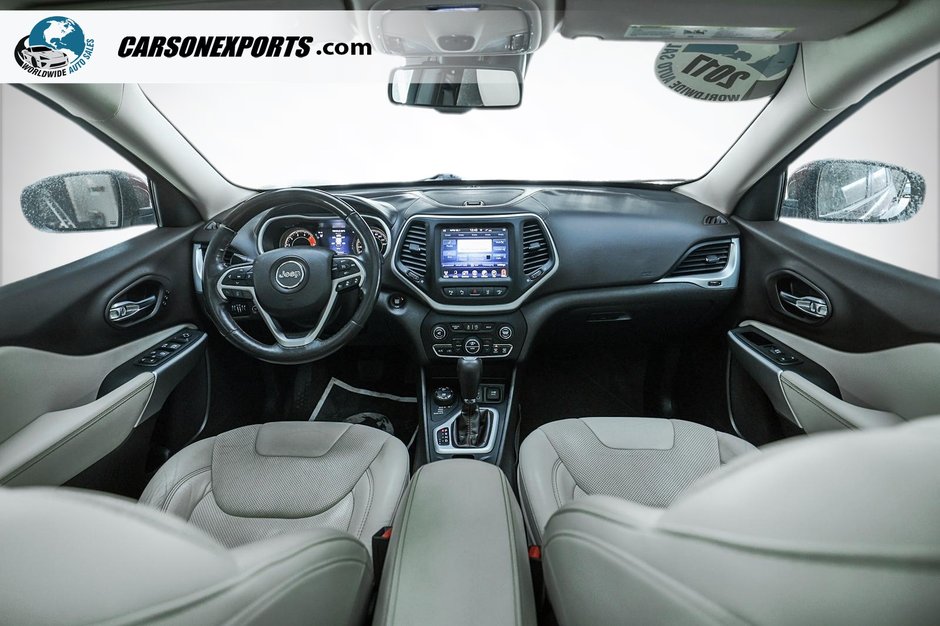 2017 Jeep Cherokee Overland-18