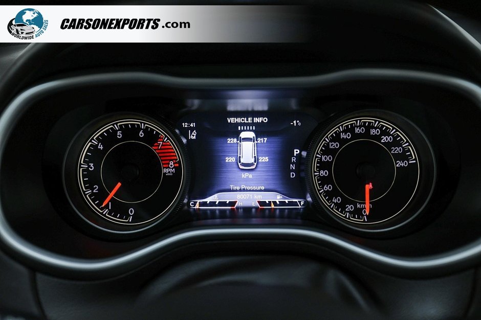 2017 Jeep Cherokee Overland-26