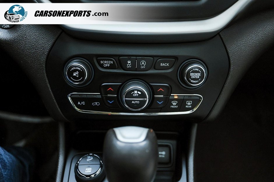 2017 Jeep Cherokee Overland-31