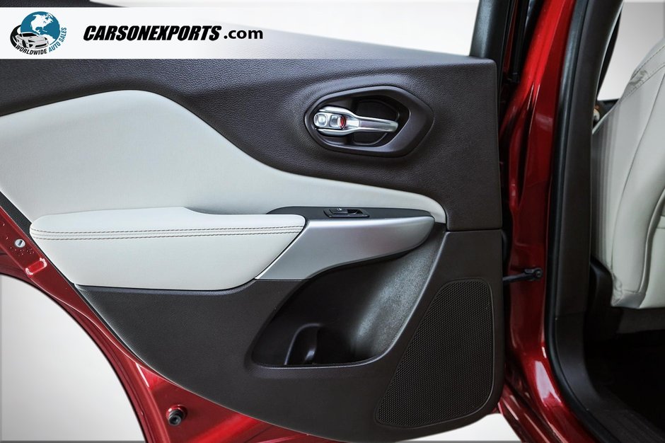 2017 Jeep Cherokee Overland-41