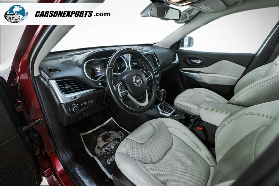 2017 Jeep Cherokee Overland-16