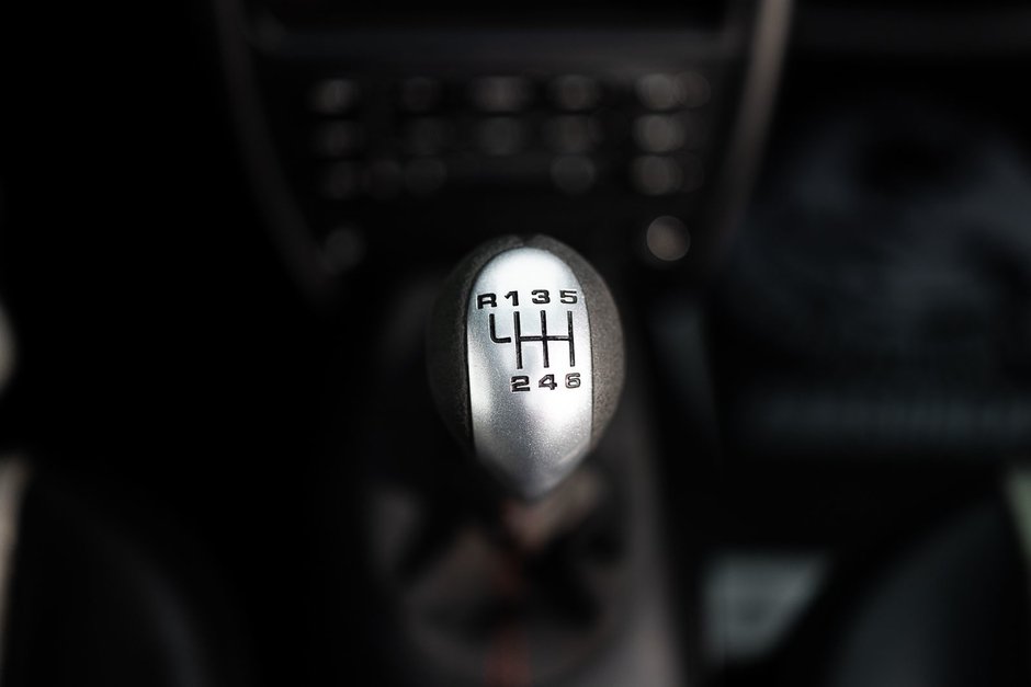 2001 Porsche 911 Carrera CALL TODAY!-37